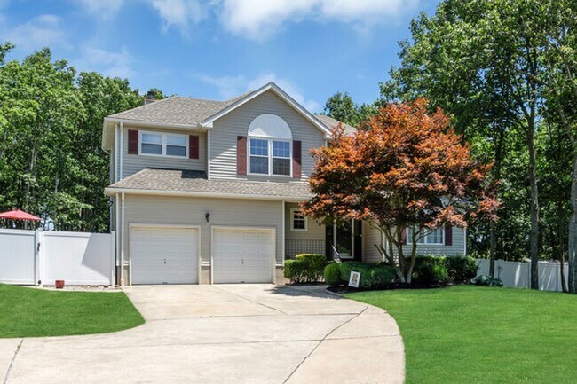 Building Photo - Private Cul-de-Sac Living: 4BR Home with Pool & Geothermal HVAC