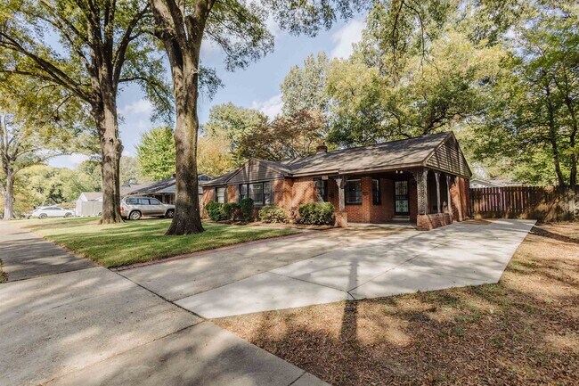 Building Photo - 4960 Hummingbird Ln