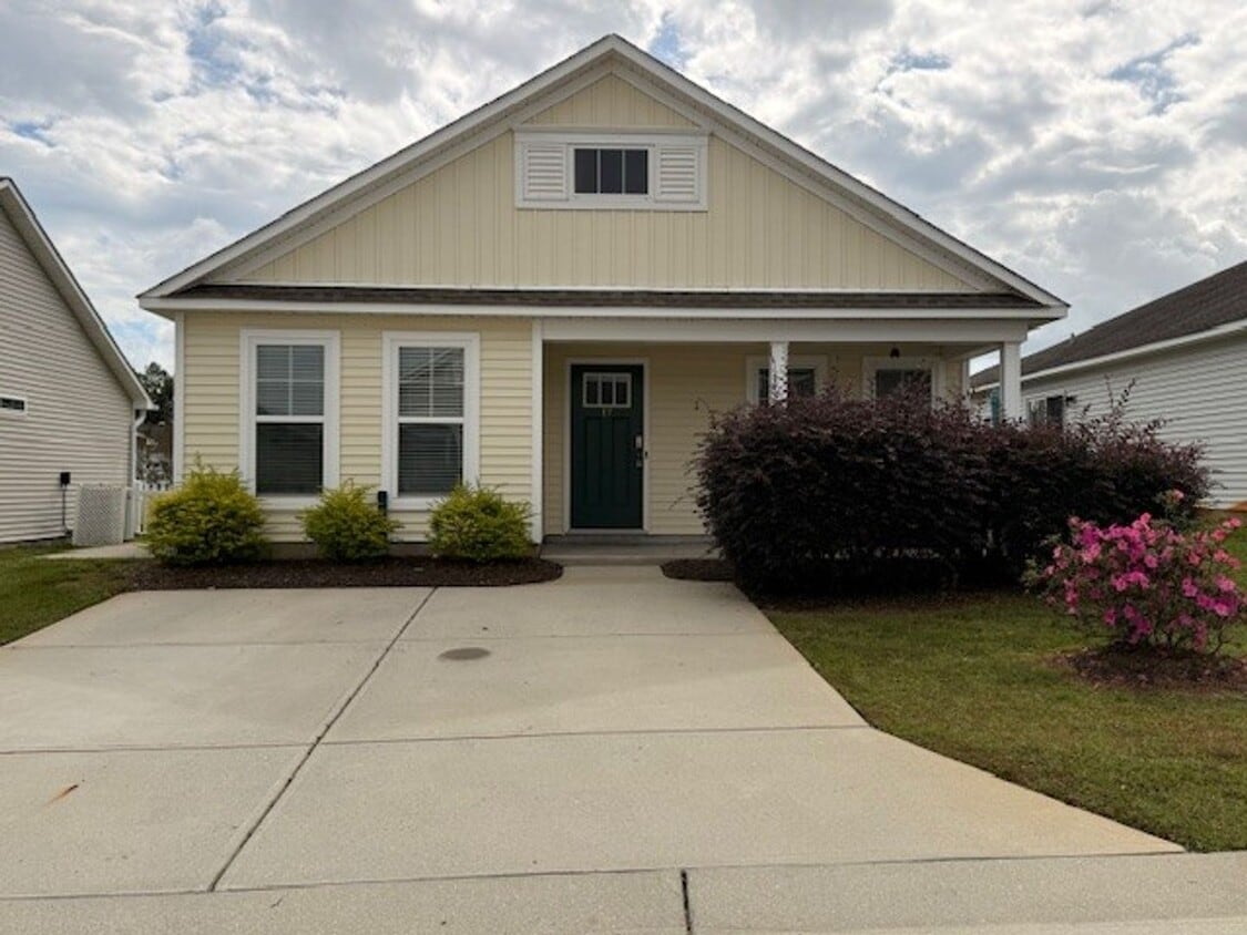 Home is located in Avendale-Rocky Point ad... - Home is located in Avendale-Rocky Point ad...