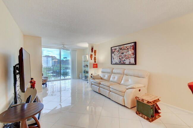 Foto del edificio - 14307 Bedford Dr