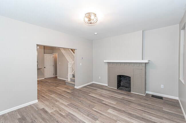 Photo - 102 Shadyhill Rd House