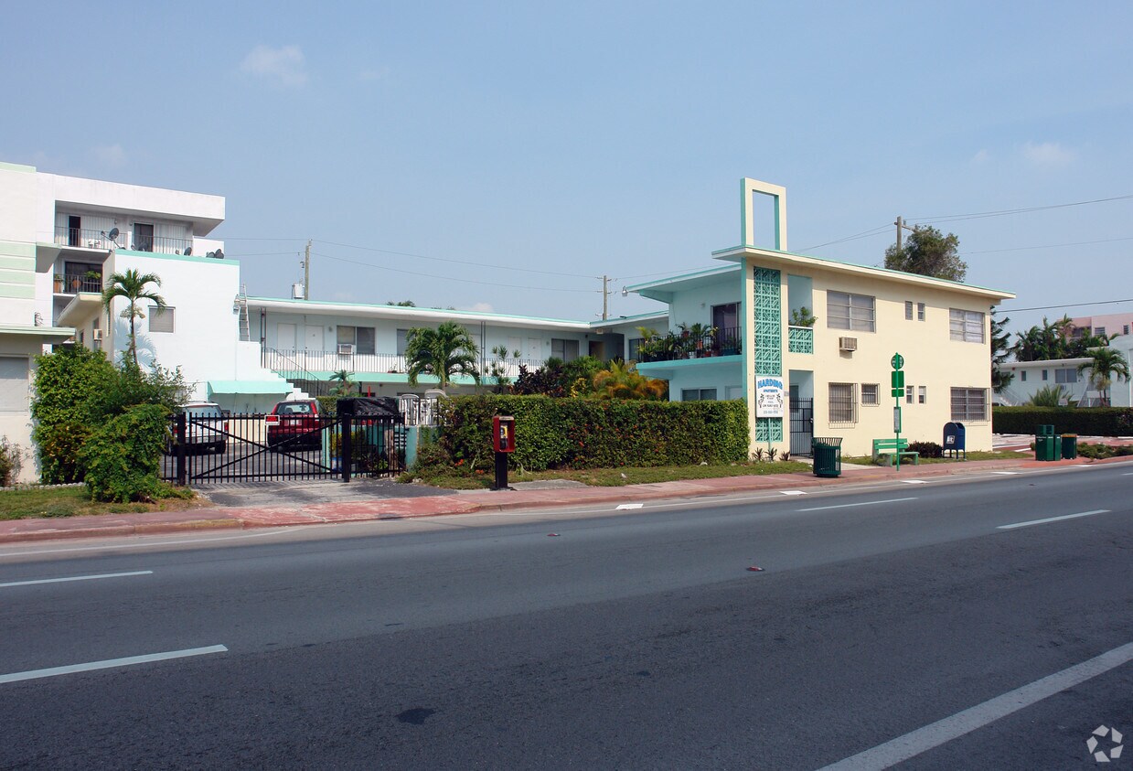 Foto del edificio - Harding Apartments