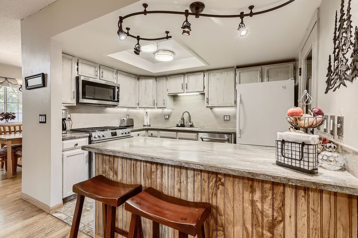 Primary Photo - Great 3 Bedroom in North Boulder
