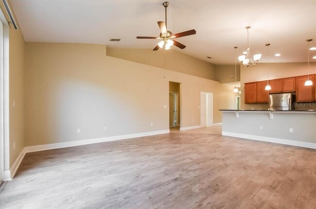 Foto del edificio - 527 Hibiscus Cove Dr