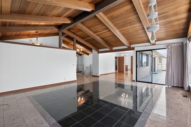 Foto del edificio - 525 Hampton Rd