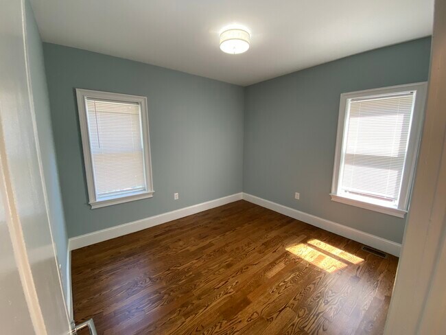 Building Photo - 335 Highland Ave