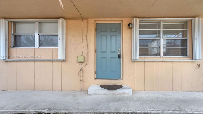 Building Photo - 6116 SW 39th St