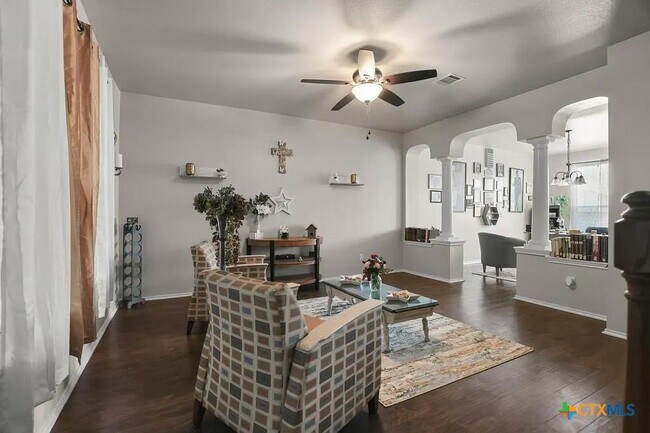 Foto del edificio - 4303 Jack Barnes Ave