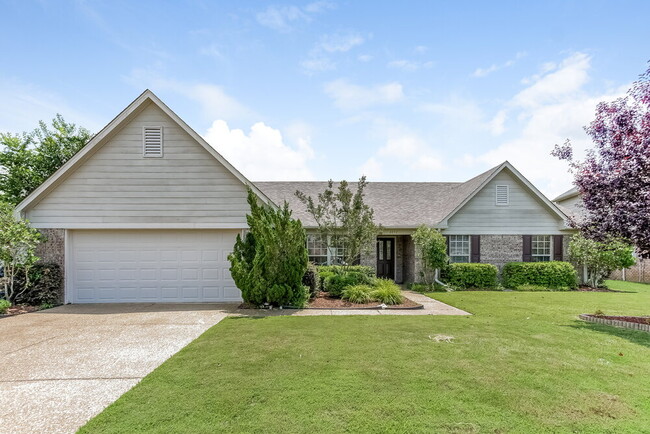 Building Photo - 6257 Saddletrail Dr