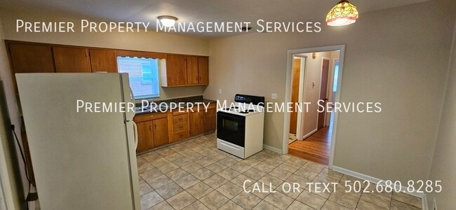 Building Photo - 121 McArthur Dr