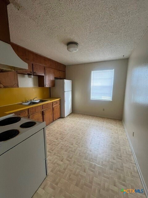 Foto del edificio - 410 Veterans Ave