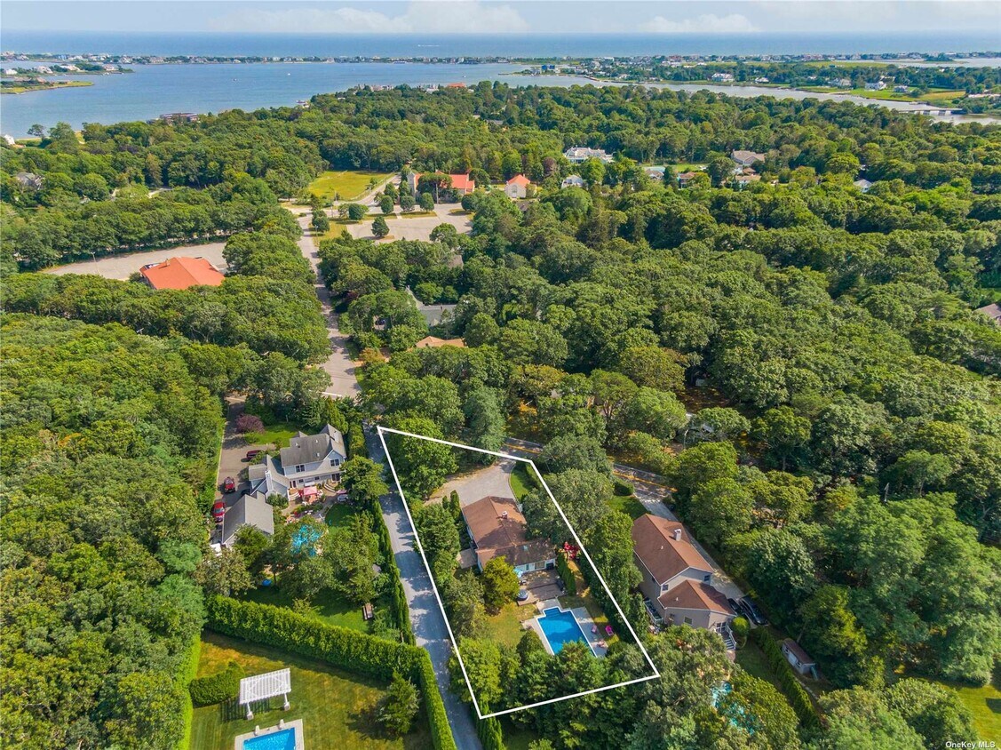 Primary Photo - 50 Meeting House Rd