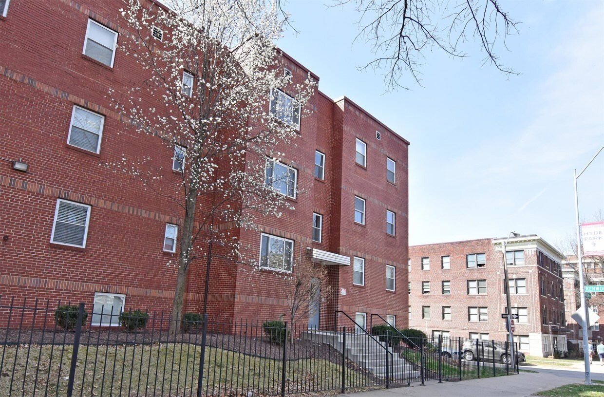 629 E Armour Blvd Unit 6293F, Kansas City, MO 64109 Room for Rent in