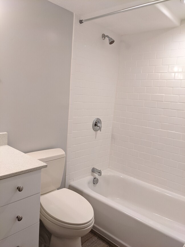 Building Photo - 540 E 200 S