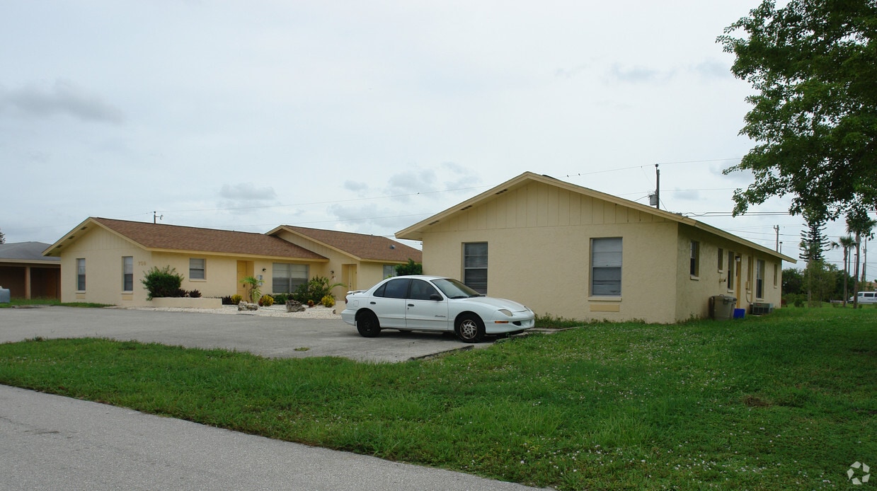 4 Plex Apartments in Cape Coral, FL