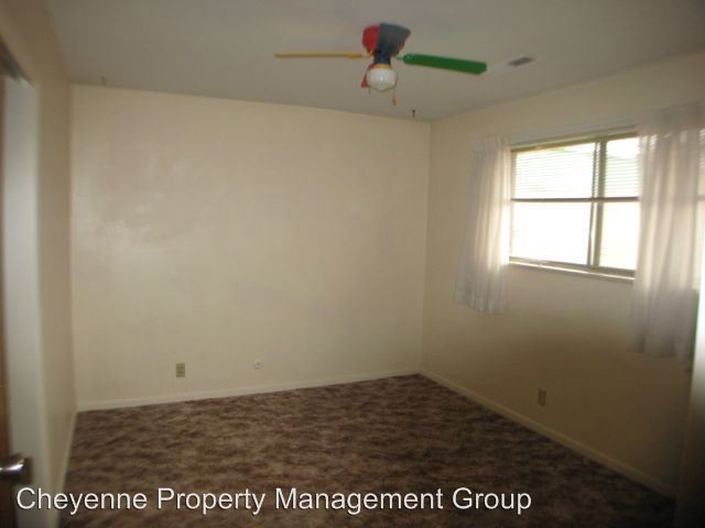 Building Photo - 1745 Oxford Dr