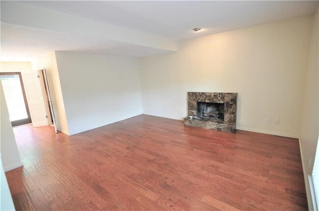 Building Photo - 3601 Las Colinas Dr