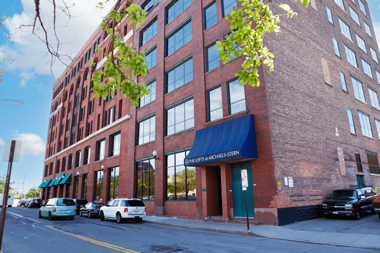Primary Photo - The Lofts at Michaels-Stern