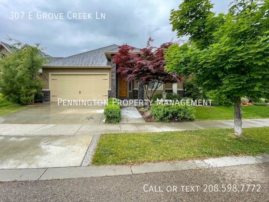 Foto principal - 307 E Grove Creek Ln