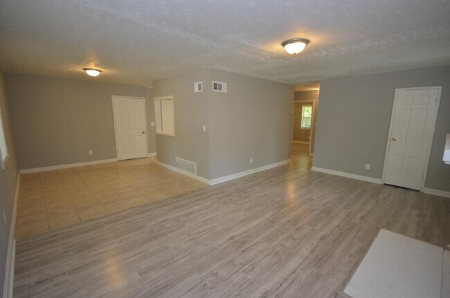 Foto del edificio - 1453 Clermont Ave