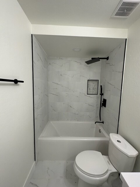 Foto del edificio - 16752 Bardon Ln