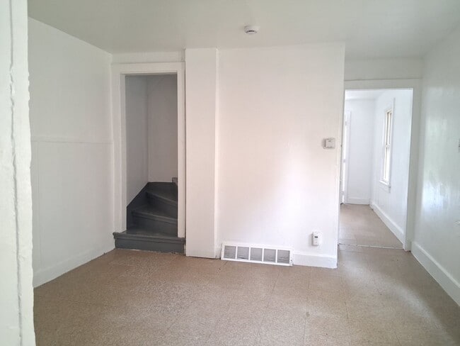 Building Photo - 213 Cohansey St