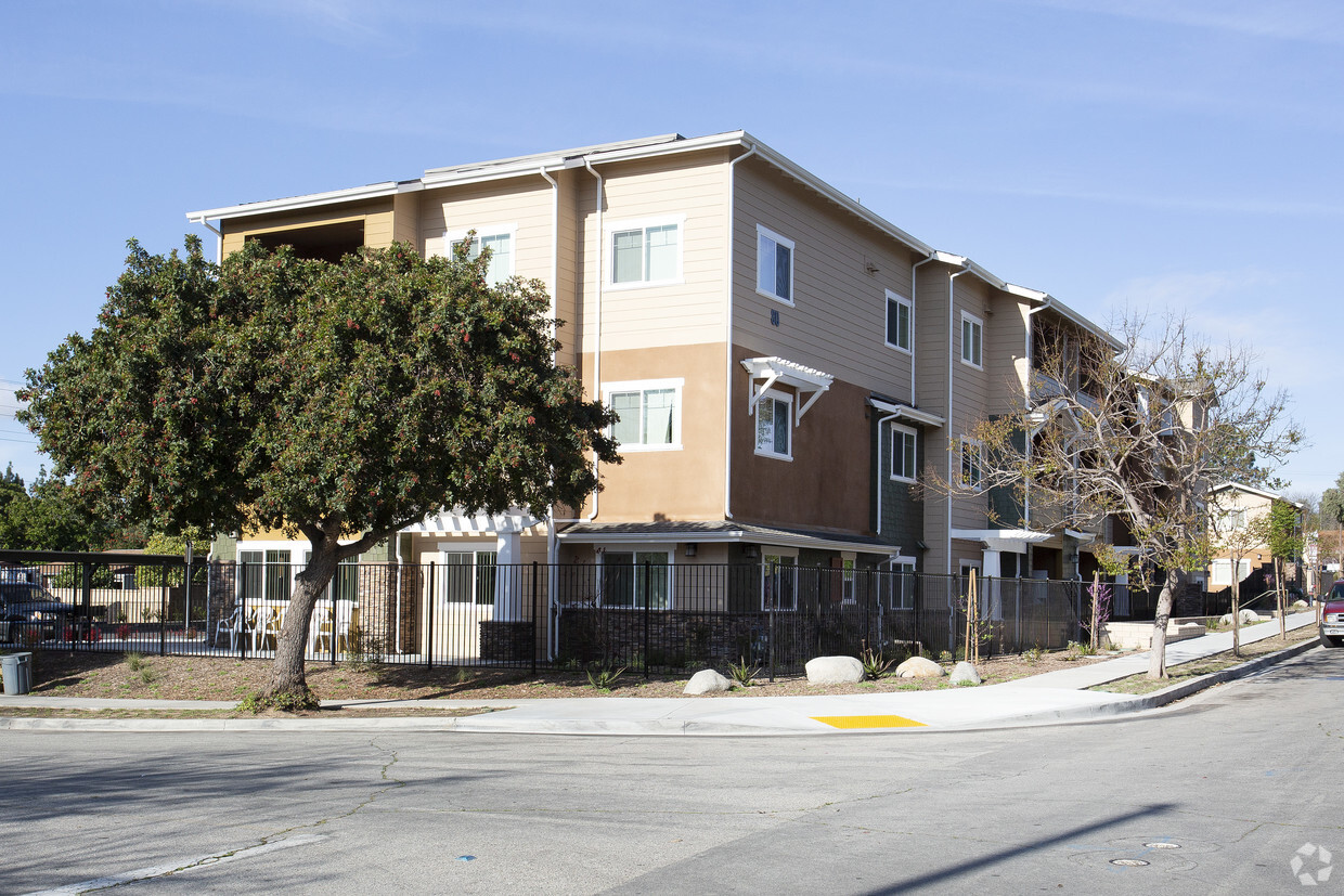 Foto principal - Walnut Street Apartments