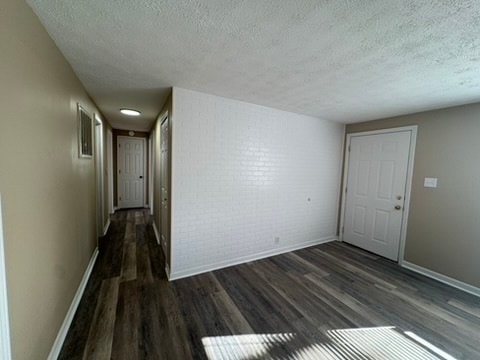 Building Photo - 907 Dover Dr