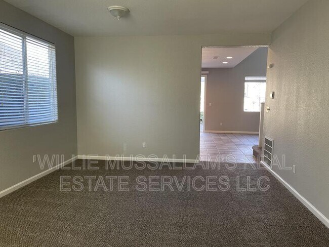 Foto del edificio - 4117 Rogers Canyon Rd