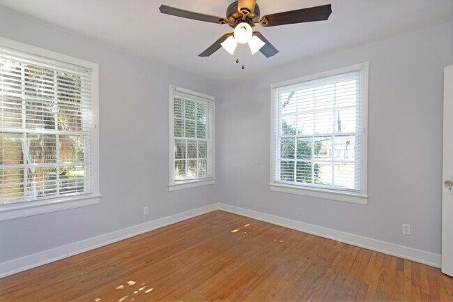 Building Photo - 2 N Carlen St