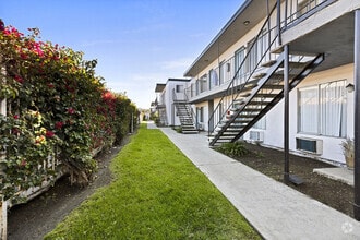 Building Photo - Valle at 9061 Kenwood