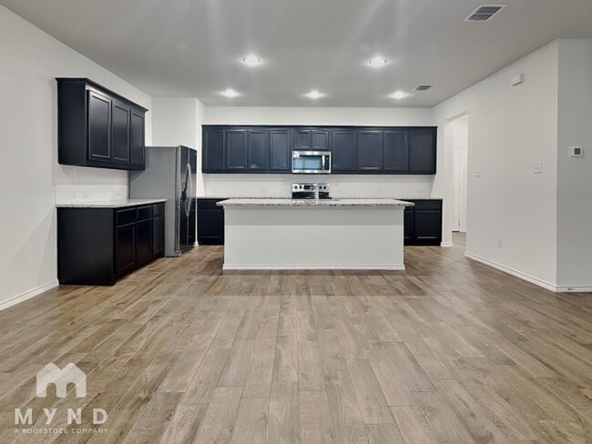 Building Photo - 426 Milverton Dr