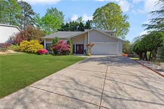 Building Photo - 890 Muirfield Ridge NE