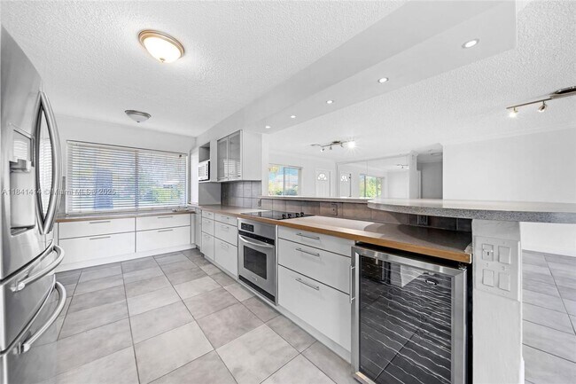 Foto del edificio - 2632 SE 10th Ct