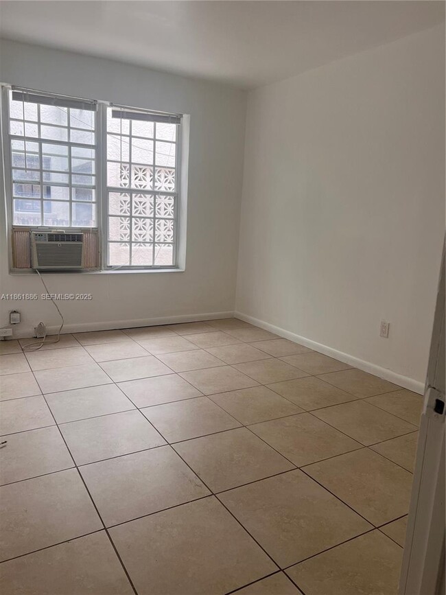 Foto del edificio - 143 NE 43rd St