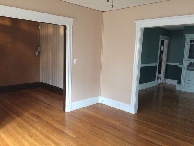 Building Photo - 71 Freeman Ave