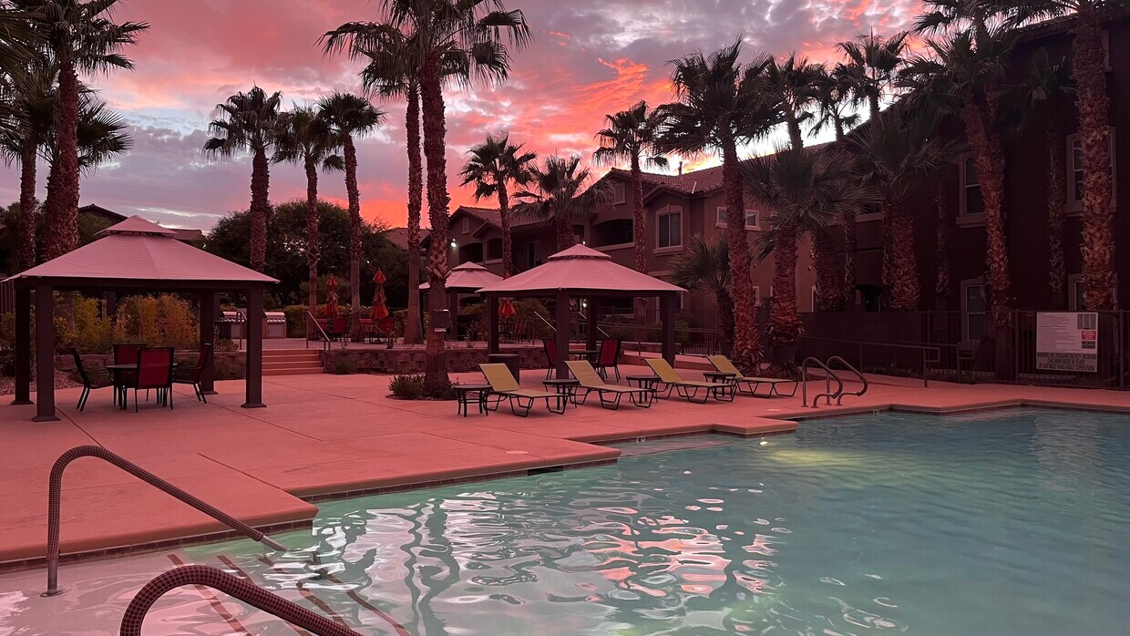 Foto principal - Crescent Ridge Apartments