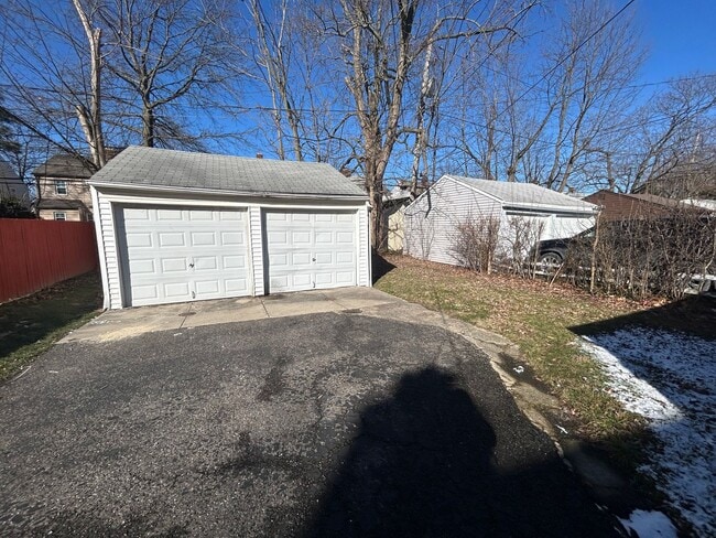 Building Photo - Beautiful Home in University Heights