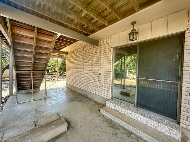 Building Photo - Tranquility Meets Flexibility — Canyon Lake Home with Wrap-Around Deck & Guest Suite