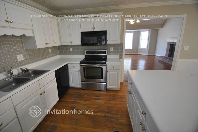 Foto del edificio - 4926 Baker Plantation Way