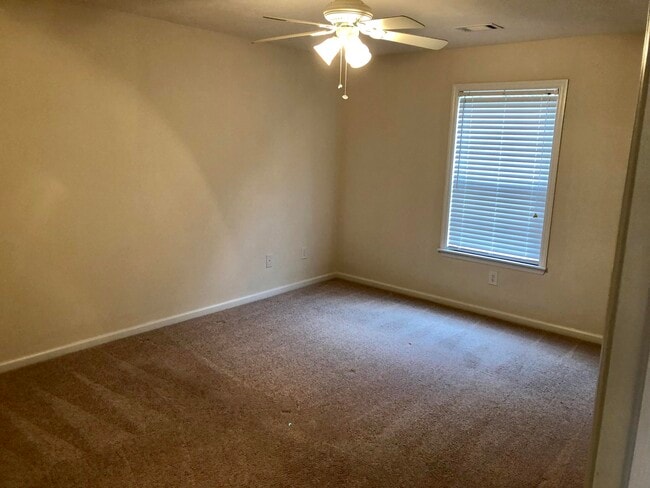 Building Photo - 1243 Longpoint Dr