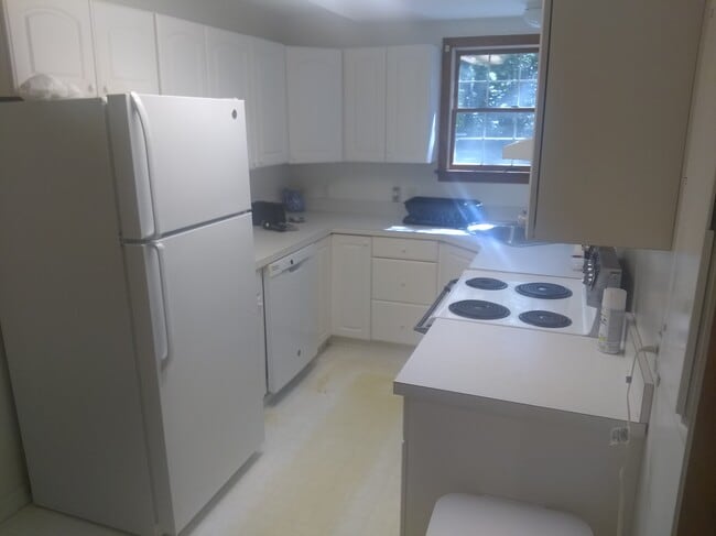 Building Photo - 455 County Rd