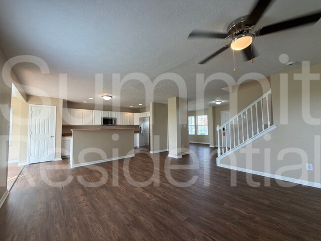 Foto del edificio - 8005 Harshaw Dr