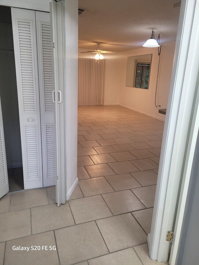 Foto del edificio - 4405 Grass Ave