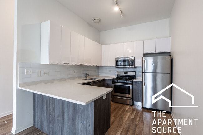 Foto del edificio - 2700 W North Ave