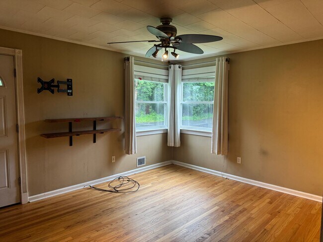 Foto del edificio - 2 Bedroom with one car garage