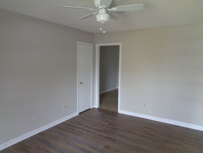 Building Photo - 5147 Karen Dr