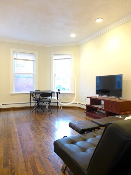 Building Photo - 24 Highland Ave