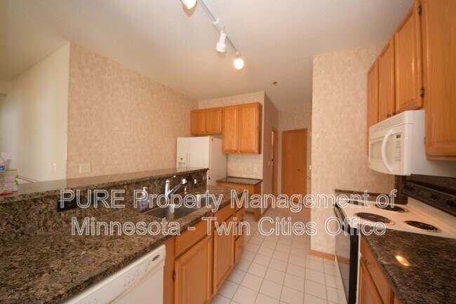Building Photo - 17979 Cobblestone Way