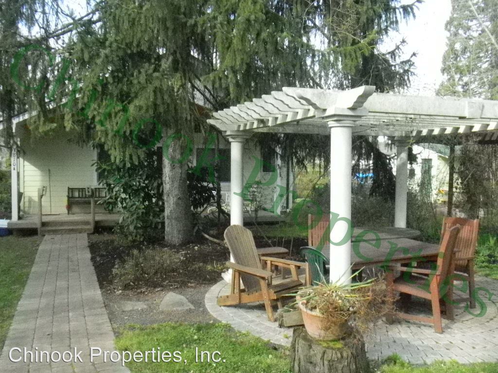 2 br, 1 bath House 3810 Kincaid St, A House Rental in Eugene, OR